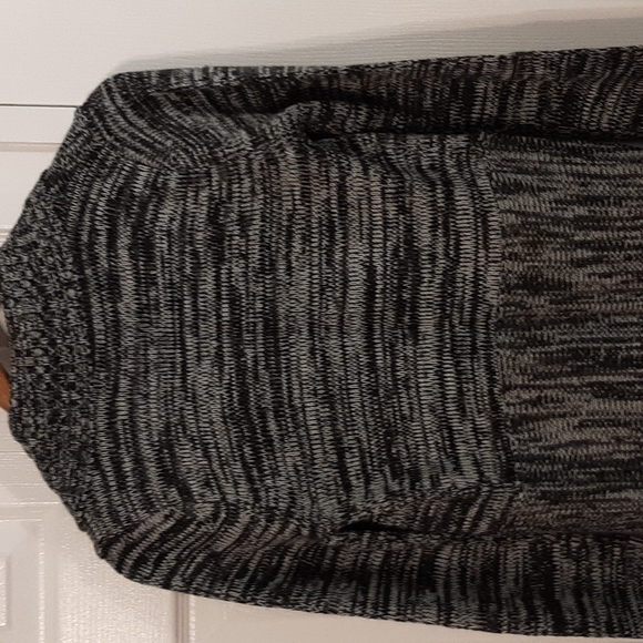 Black and White Open Knitted Cardigan - Picture 3 of 5